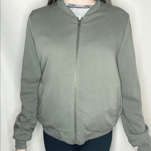 Francesca’s Solid Bomber Jacket - Picture 3 of 6